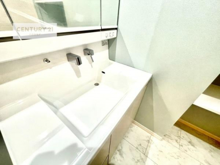 ���ʑ�E���ʏ��@�[�����ʑ�{�E���́A�������˂ɂ����̂ł�����ꂪ�y�X�I���������ۂĂ܂��I
�L���C�Ȑ��ʏ��Ŏ��������̃��`�x�[�V�������オ��܂��ˁI