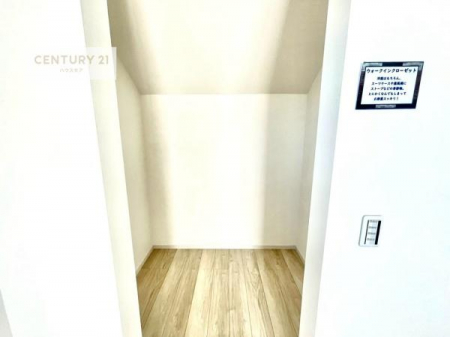���[�@�E�H�[�N�C���N���[�[�b�g�t���ł��B��������̂��m���Ȃǂ����[���Ă��������ł��ˁI���ɂ���@�������ȂǋG�ߕ��̑傫�ȉƓd�����[�ł��܂��I