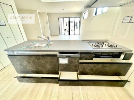 �L�b�`���@���[�X�y�[�X���[�����Ă���A�L�b�`���܂�����������ƕۂ��Ȃ���A�L�X�Ƃ��������X�y�[�X���m�ہB���K�ȍ�Ɗ��ŁA�����̂����������X���[�Y�ɂ͂��ǂ�܂��B