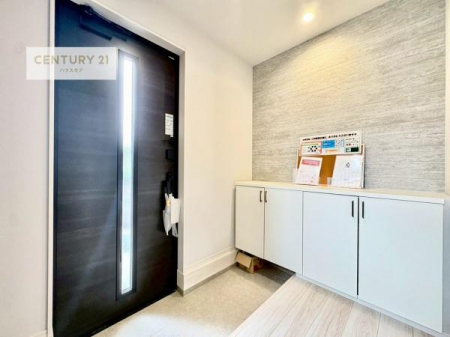 ���ց@�V���[�Y�{�b�N�X�t���Ȃ̂ŁA���ւ��Еt�����|�������₷���ł��I
�X�b�L���������ւŌ˂��J�����u�ԁA�������̂���S�n������Ԃ��o�}���Ă���܂��B