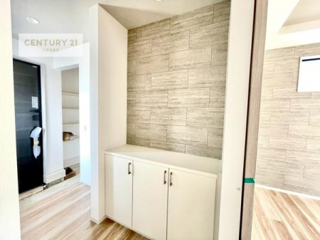 ���ց@�~���[�t���V���[�Y�{�b�N�X�t���Ȃ̂ŁA���ւ��Еt�����|�������₷���ł��I
�X�b�L���������ւŌ˂��J�����u�ԁA�������̂���S�n������Ԃ��o�}���Ă���܂��B