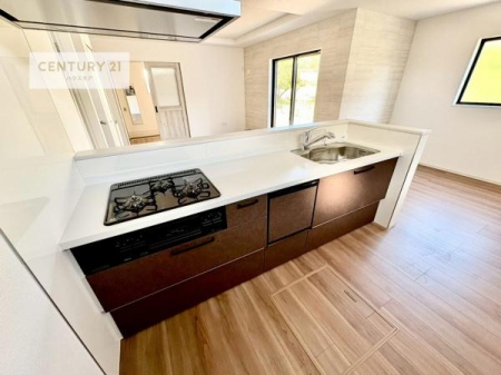�L�b�`���@��Ƃ肠�钲���X�y�[�X�ō�Ƃ����₷�����K�ȃL�b�`���ł��I
���q�l�ƈꏏ�ɂ��َq������y���߂�L�X�X�y�[�X�ł��B�y�����������ԂɂȂ肻���ł��ˁI