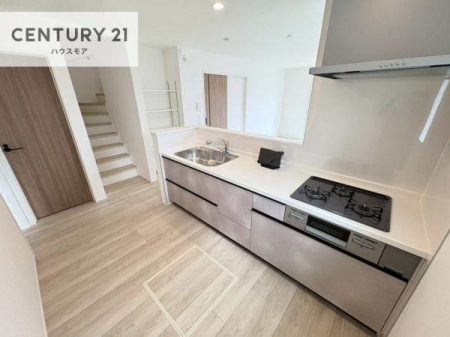 �L�b�`���@��Ƃ肠�钲���X�y�[�X�ō�Ƃ����₷�����K�ȃL�b�`���ł��I
���q�l�ƈꏏ�ɂ��َq������y���߂�L�X�X�y�[�X�ł��B�y�����������ԂɂȂ肻���ł��ˁI