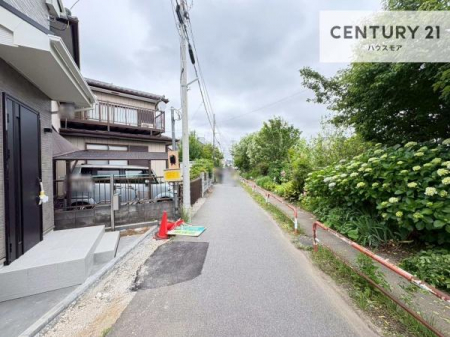 ���̑����n�@�O�ʓ��H�͓쓌��4���I�z����ǍD�ȗ��n�ł��B
���Ќ��n�ɂėz�����肨�m���߂��������I�I