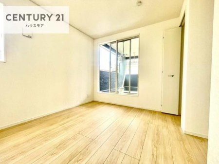 �m���@���邭���ʂ��̗ǂ������ł��B�u�V���v���v�Ƀf�U�C�����ꂽ�����B���R�x�������̂ŉƋ�⃌�C�A�E�g�ł��D�݂̋�Ԃ�n��グ���܂��B�����x�A���n�ɂĂ��m�F���������B