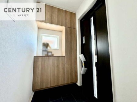 ���ց@�V���[�Y�{�b�N�X�t���Ȃ̂ŁA���ւ��Еt�����|�������₷���ł��I
�X�b�L���������ւŌ˂��J�����u�ԁA�������̂���S�n������Ԃ��o�}���Ă���܂��B