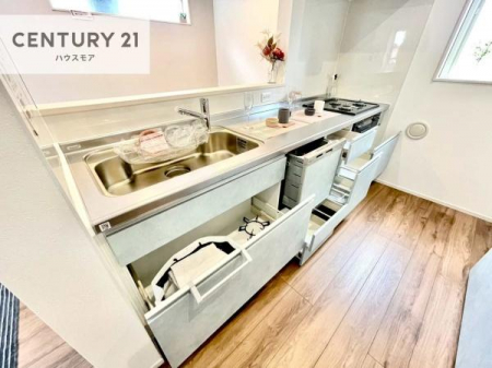 �L�b�`���@���[�͂̍����V�X�e���L�b�`���ŁA��������H�����������Еt���A�L�X�Ƃ�����Ԃŉ��K�ɗ������y���߂܂��B