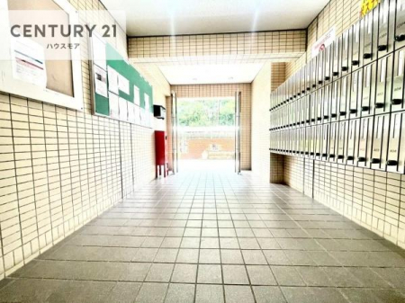 ���r�[�@���r�[�͖��邭�J���������ς��ł��B����������������āA�o�}���Ă���܂��B

