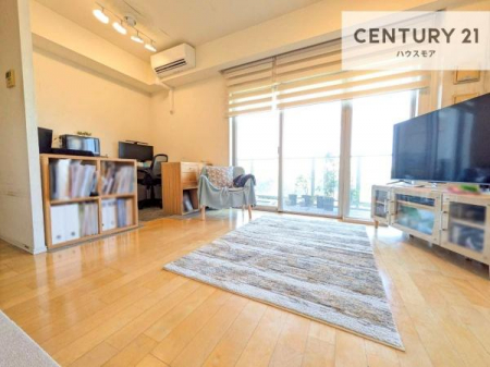 ���r���O�@�傫�ȑ����炽���Ղ�̗z���������閾�邢���r���O�B�J�����̂��郊�r���O�ŉƑ��c���̂��났�̎��Ԃ��߂����܂��I