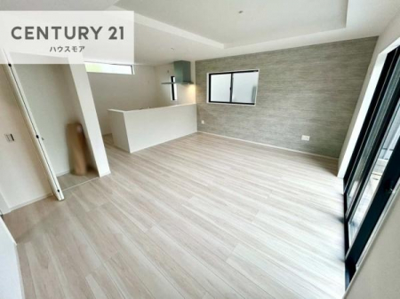 ���r���O�@�S�n�ǂ����r���O�͉Ƒ������R�ƏW�܂�܂��B�Ƒ��c�R�̎��Ԃ����������ł��B���Ƒ��ƁA����w�[���������Ԃ��߂��������ł��ˁB