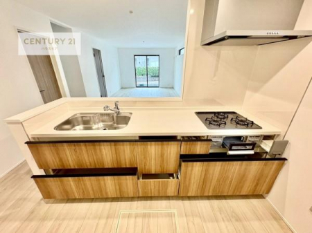 �L�b�`���@���[�X�y�[�X���[�����Ă���A�L�b�`���܂�����������ƕۂ��Ȃ���A�L�X�Ƃ��������X�y�[�X���m�ہB���K�ȍ�Ɗ��ŁA�����̂����������X���[�Y�ɂ͂��ǂ�܂��B