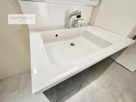 ���ʑ�E���ʏ��@�[�����ʑ�{�E���́A�������˂ɂ����̂ł�����ꂪ�y�X�I���������ۂĂ܂��I
�L���C�Ȑ��ʏ��Ŏ��������̃��`�x�[�V�������オ��܂��ˁI
