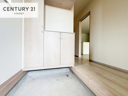 ���ց@�V���[�Y�{�b�N�X�t���Ȃ̂ŁA���ւ��Еt�����|�������₷���ł��I
�X�b�L���������ւŌ˂��J�����u�ԁA�������̂���S�n������Ԃ��o�}���Ă���܂��B
