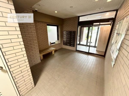 ���r�[�@���r�[�͖��邭�J���������ς��ł��B����������������āA�o�}���Ă���܂��B
