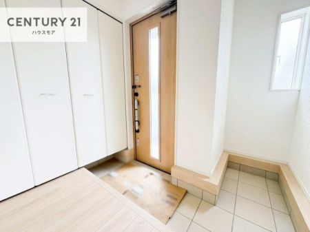 ���ց@�V���[�Y�{�b�N�X�t���Ȃ̂ŁA���ւ��Еt�����|�������₷���ł��I
�X�b�L���������ւŌ˂��J�����u�ԁA�������̂���S�n������Ԃ��o�}���Ă���܂��B