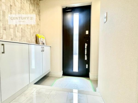 ���ց@�V���[�Y�{�b�N�X�t���Ȃ̂ŁA���ւ��Еt�����|�������₷���ł��I
�X�b�L���������ւŌ˂��J�����u�ԁA�������̂���S�n������Ԃ��o�}���Ă���܂��B