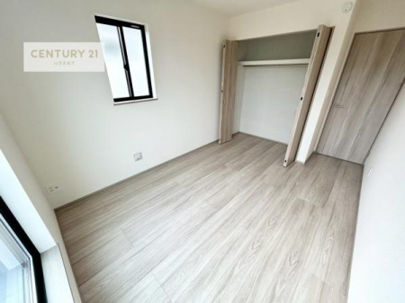 �m���@���[�X�y�[�X�����Ă��܂��I�������X�b�L�����ڂ��鎖���ł��܂��ˁB
�Ƌ��I�΂Ȃ��V���v���ȃf�U�C���ׁ̈A�Ƌ��I�΂����C�ɓ���̋�ԍ�肪�ł������ł��ˁB