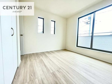 �m���@���邭���ʂ��̗ǂ������ł��B�u�V���v���v�Ƀf�U�C�����ꂽ�����B���R�x�������̂ŉƋ�⃌�C�A�E�g�ł��D�݂̋�Ԃ�n��グ���܂��B�����x�A���n�ɂĂ��m�F���������B