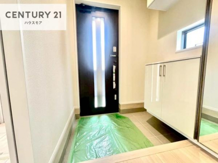 ���ց@�~���[�t���V���[�Y�{�b�N�X�t���Ȃ̂ŁA���ւ��Еt�����|�������₷���ł��I
�X�b�L���������ւŌ˂��J�����u�ԁA�������̂���S�n������Ԃ��o�}���Ă���܂��B