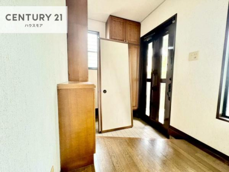���ց@�V���[�Y�{�b�N�X�t���Ȃ̂ŁA���ւ��Еt�����|�������₷���ł��I
�X�b�L���������ւŌ˂��J�����u�ԁA�������̂���S�n������Ԃ��o�}���Ă���܂��B�����t�����m�x�[�V�������ł��I