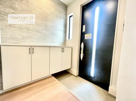 ���ց@�V���[�Y�{�b�N�X�t���Ȃ̂ŁA���ւ��Еt�����|�������₷���ł��I
�X�b�L���������ւŌ˂��J�����u�ԁA�������̂���S�n������Ԃ��o�}���Ă���܂��B