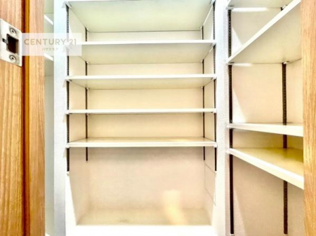 ���[�@�L�x�Ȏ��[�X�y�[�X�ŁA�Z��Ԃ�������B
��������}���A��������Ԃ�ۂĂ���[�[���̏Z�܂��ł��B