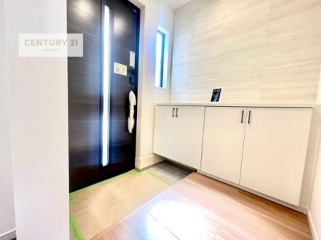 ���ց@�V���[�Y�{�b�N�X�t���Ȃ̂ŁA���ւ��Еt�����|�������₷���ł��I
�X�b�L���������ւŌ˂��J�����u�ԁA�������̂���S�n������Ԃ��o�}���Ă���܂��B
