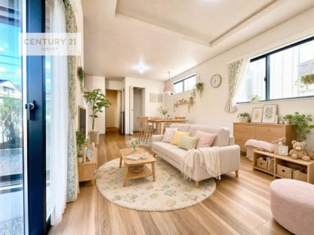 ���r���O�@��؂ȉƑ����W�܂邩�炱��LDK�ɂ͂�����肽���B
�q�����������C�ɏ΂��Ȃ��瑖�����Ă���p�����������u�L���Ƃɂ��ėǂ������v�Ǝv���u�Ԃł��B�Ƌ��CG�p�[�X�ł�