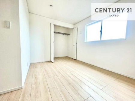 �m���@���邭���ʂ��̗ǂ������ł��B�u�V���v���v�Ƀf�U�C�����ꂽ�����B���R�x�������̂ŉƋ�⃌�C�A�E�g�ł��D�݂̋�Ԃ�n��グ���܂��B�����x�A���n�ɂĂ��m�F���������B