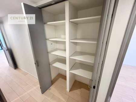 ���[�@�L�x�Ȏ��[�X�y�[�X�ŁA�Z��Ԃ�������B
��������}���A��������Ԃ�ۂĂ���[�[���̏Z�܂��ł��B
