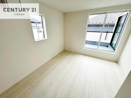 �m���@���邭���ʂ��̗ǂ������ł��B�u�V���v���v�Ƀf�U�C�����ꂽ�����B���R�x�������̂ŉƋ�⃌�C�A�E�g�ł��D�݂̋�Ԃ�n��グ���܂��B�����x�A���n�ɂĂ��m�F���������B