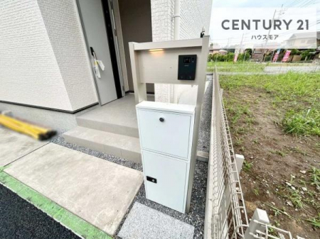���̑����n�@��z�{�b�N�X���������Ă��邽�߁A�s�ݎ��ł��ו��̎󂯎�肪�\�B
�Ĕz�B�̎�Ԃ��Ȃ��A�Z���������ł��X�g���X�Ȃ����p�ł��܂��B
