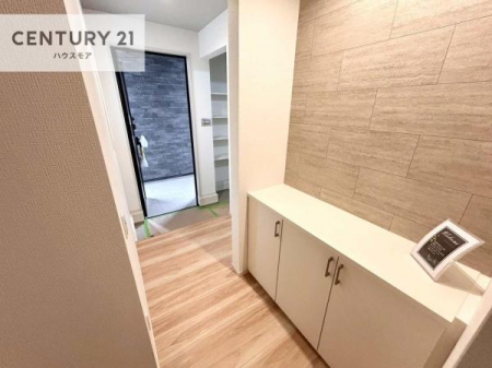���ց@�V���[�Y�{�b�N�X�t���Ȃ̂ŁA���ւ��Еt�����|�������₷���ł��I
�X�b�L���������ւŌ˂��J�����u�ԁA�������̂���S�n������Ԃ��o�}���Ă���܂��B