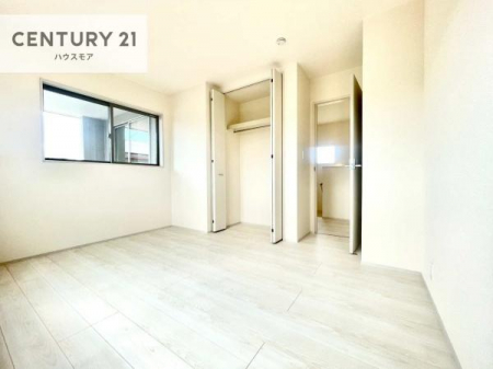�m���@���[�X�y�[�X�����Ă��܂��I�������X�b�L�����ڂ��鎖���ł��܂��ˁB
�Ƌ��I�΂Ȃ��V���v���ȃf�U�C���ׁ̈A�Ƌ��I�΂����C�ɓ���̋�ԍ�肪�ł������ł��ˁB