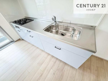 �L�b�`���@�Ǖt���L�b�`���Ȃ�ł͂̌����I�ȓ����ƁA��Ƃ肠���Ƒ��������@�\�I�ȃL�b�`���X�y�[�X�B�����̂����������K�ɂ͂��ǂ�܂��B