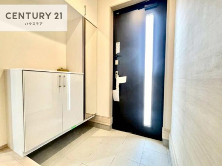 ���ց@�~���[�t���V���[�Y�{�b�N�X�t���Ȃ̂ŁA���ւ��Еt�����|�������₷���ł��I
�X�b�L���������ւŌ˂��J�����u�ԁA�������̂���S�n������Ԃ��o�}���Ă���܂��B