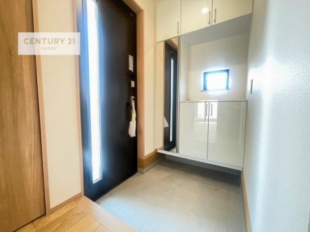 ���ց@�V���[�Y�{�b�N�X�t���Ȃ̂ŁA���ւ��Еt�����|�������₷���ł��I
�X�b�L���������ւŌ˂��J�����u�ԁA�������̂���S�n������Ԃ��o�}���Ă���܂��B