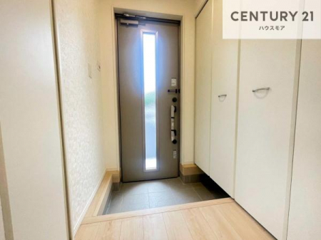 ���ց@�V���[�Y�{�b�N�X�t���Ȃ̂ŁA���ւ��Еt�����|�������₷���ł��I
�X�b�L���������ւŌ˂��J�����u�ԁA�������̂���S�n������Ԃ��o�}���Ă���܂��B