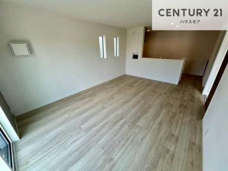 ���r���O�@���r���O�S�̂����n����ΖʃL�b�`���Ȃ̂ŁA���q�l�̗l�q�������Ȃ����Ƃ��ł���q��Ă����₷�����S�ȊԎ�ł��I