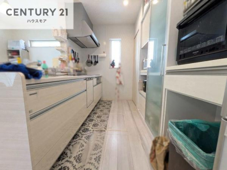 �L�b�`���@��Ƃ肠�钲���X�y�[�X�ō�Ƃ����₷�����K�ȃL�b�`���ł��I
���q�l�ƈꏏ�ɂ��َq������y���߂�L�X�X�y�[�X�ł��B�y�����������ԂɂȂ肻���ł��ˁI