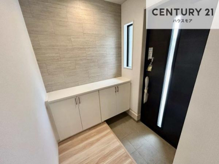 ���ց@�V���[�Y�{�b�N�X�t���Ȃ̂ŁA���ւ��Еt�����|�������₷���ł��I
�X�b�L���������ւŌ˂��J�����u�ԁA�������̂���S�n������Ԃ��o�}���Ă���܂��B