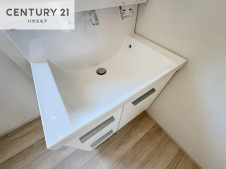 ���ʑ�E���ʏ��@�[�����ʑ�{�E���́A�������˂ɂ����̂ł�����ꂪ�y�X�I���������ۂĂ܂��I
�L���C�Ȑ��ʏ��Ŏ��������̃��`�x�[�V�������オ��܂��ˁI