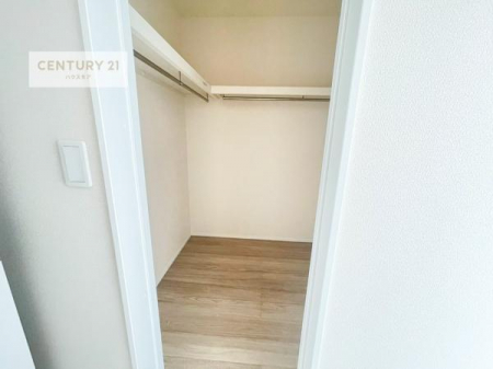 ���[�@�E�H�[�N�C���N���[�[�b�g�t���ł��B��������̂��m���Ȃǂ����[���Ă��������ł��ˁI���ɂ���@�������ȂǋG�ߕ��̑傫�ȉƓd�����[�ł��܂��I