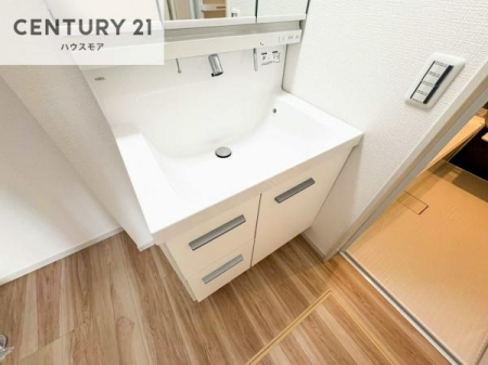 ���ʑ�E���ʏ��@�[�����ʑ�{�E���́A�������˂ɂ����̂ł�����ꂪ�y�X�I���������ۂĂ܂��I
�L���C�Ȑ��ʏ��Ŏ��������̃��`�x�[�V�������オ��܂��ˁI