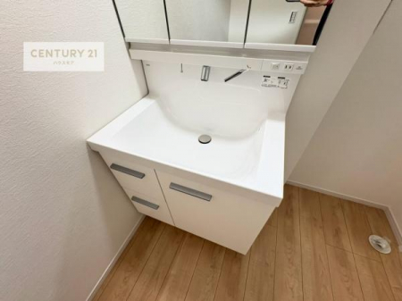 ���ʑ�E���ʏ��@�[�����ʑ�{�E���́A�������˂ɂ����̂ł�����ꂪ�y�X�I���������ۂĂ܂��I
�L���C�Ȑ��ʏ��Ŏ��������̃��`�x�[�V�������オ��܂��ˁI