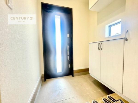 ���ց@�V���[�Y�{�b�N�X�t���Ȃ̂ŁA���ւ��Еt�����|�������₷���ł��I
�X�b�L���������ւŌ˂��J�����u�ԁA�������̂���S�n������Ԃ��o�}���Ă���܂��B