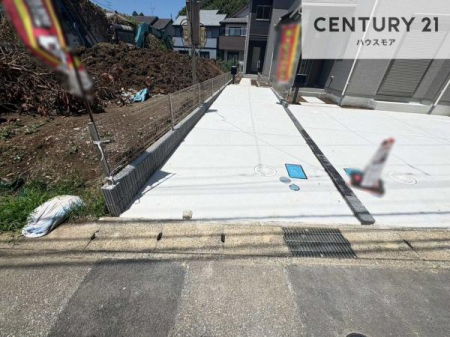 ���ԏ�@���ԃX�y�[�X��2�䕪����܂��I�Z�J���h�J�[�͂������A�o�C�N�⎩�]�ԂȂǂ��u���ꏊ�ɍ���܂���B
