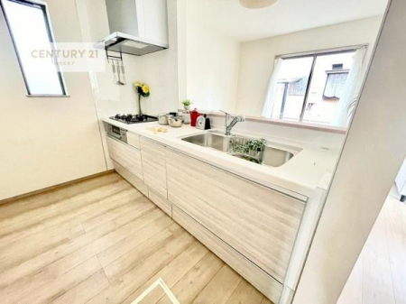 �L�b�`���@��Ƃ肠�钲���X�y�[�X�ō�Ƃ����₷�����K�ȃL�b�`���ł��I
���q�l�ƈꏏ�ɂ��َq������y���߂�L�X�X�y�[�X�ł��B�y�����������ԂɂȂ肻���ł��ˁI