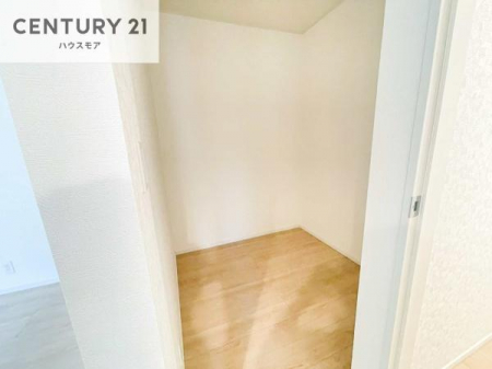 ���[�@�p���g���[�t���I���Ă�������A�H�ނ̃X�g�b�N���X�b�L�����ڂ��邱�Ƃ��ł��܂��I
���񌻒n�ł��m���߂��������B