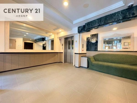 ���r�[�@���r�[�͖��邭�J���������ς��ł��B����������������āA�o�}���Ă���܂��B
